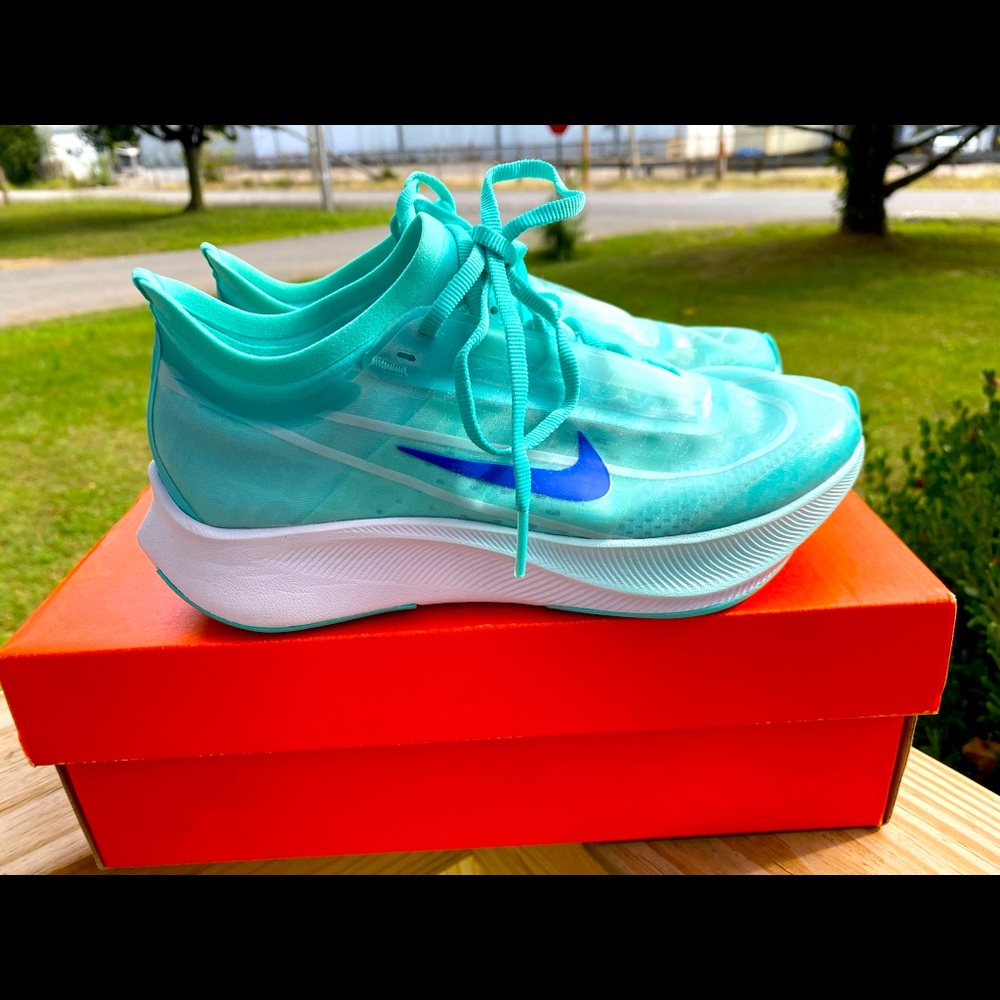 Nike Zoom Fly 3 - Picture 2 of 5